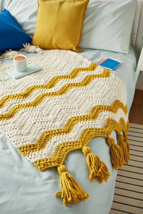 Cygnet Seriously Chunky - Barley & Cream Chevron Throw (CY1218) [Free Download]