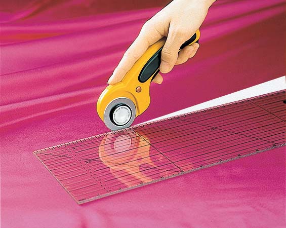 Olfa 45mm Deluxe Retracting Rotary Cutter