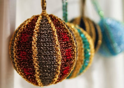 Next Steps Knitting Class - Christmas Baubles with Suzanne Strachan