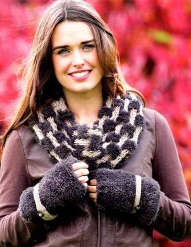 Wendy Patterns Wendy Eider Chunky and Mode Chunky Cowl, Bag and Wrist Warmers (5972)
